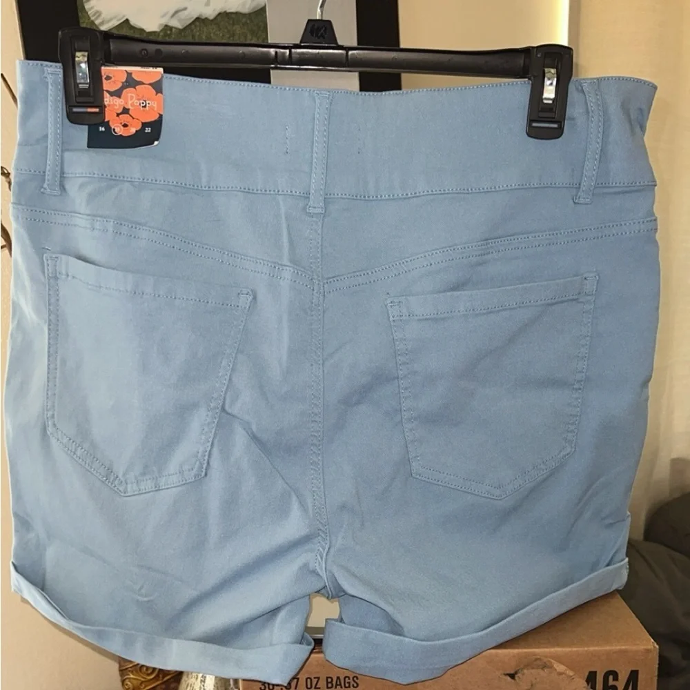Light blue shorts - Picture 4 of 5